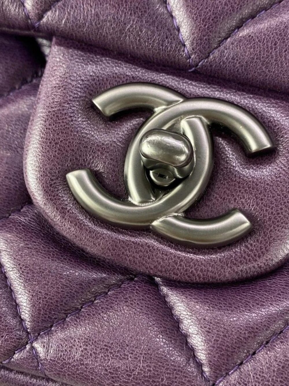 CHANEL Double Flap Matelasse A01112 Purple Lambskin Shoulder Bag - Picture 12 of 16